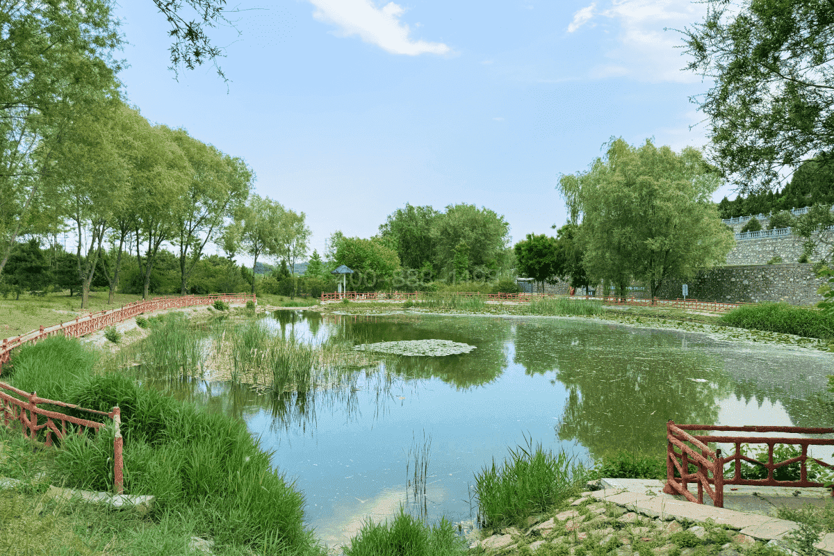 太子峪公墓环境图